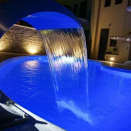 Bisceglia Couette-café 4*